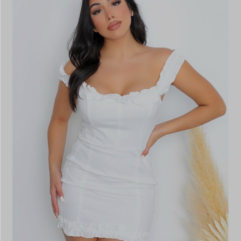 Laura’s Boutique Elegant White Ruffle Dress